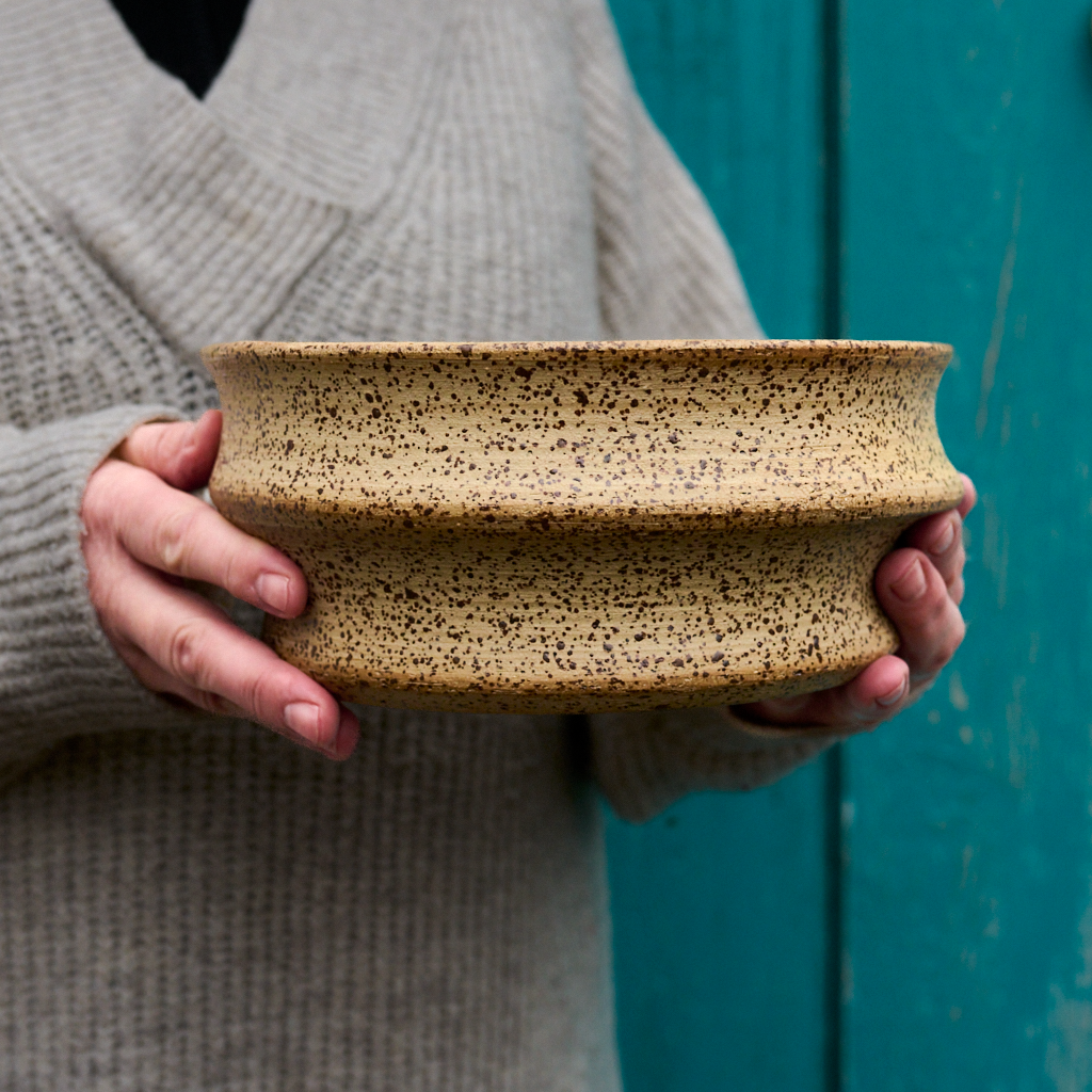 Ceramic bowl with mint glaze – 2 L