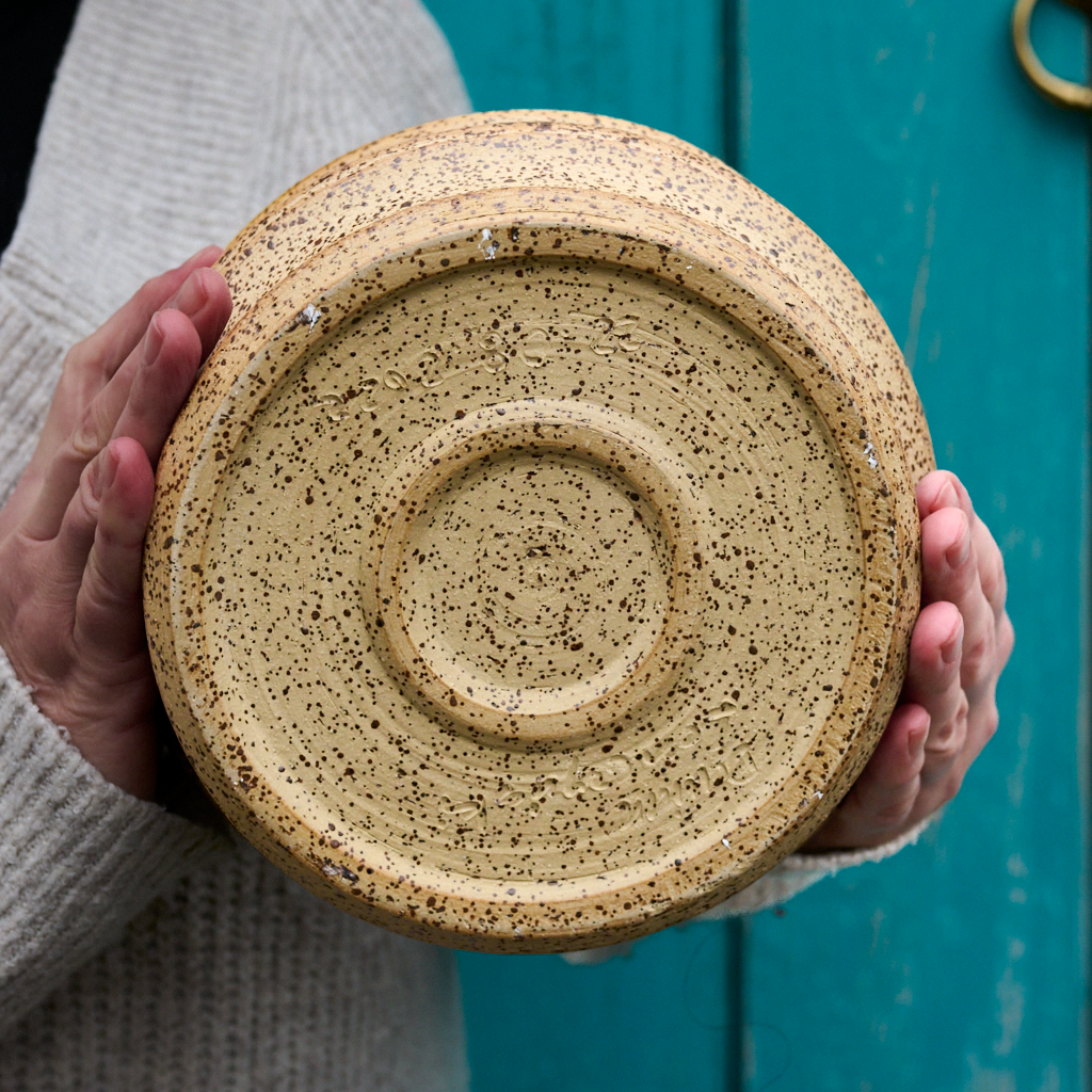 Ceramic bowl with mint glaze – 2 L