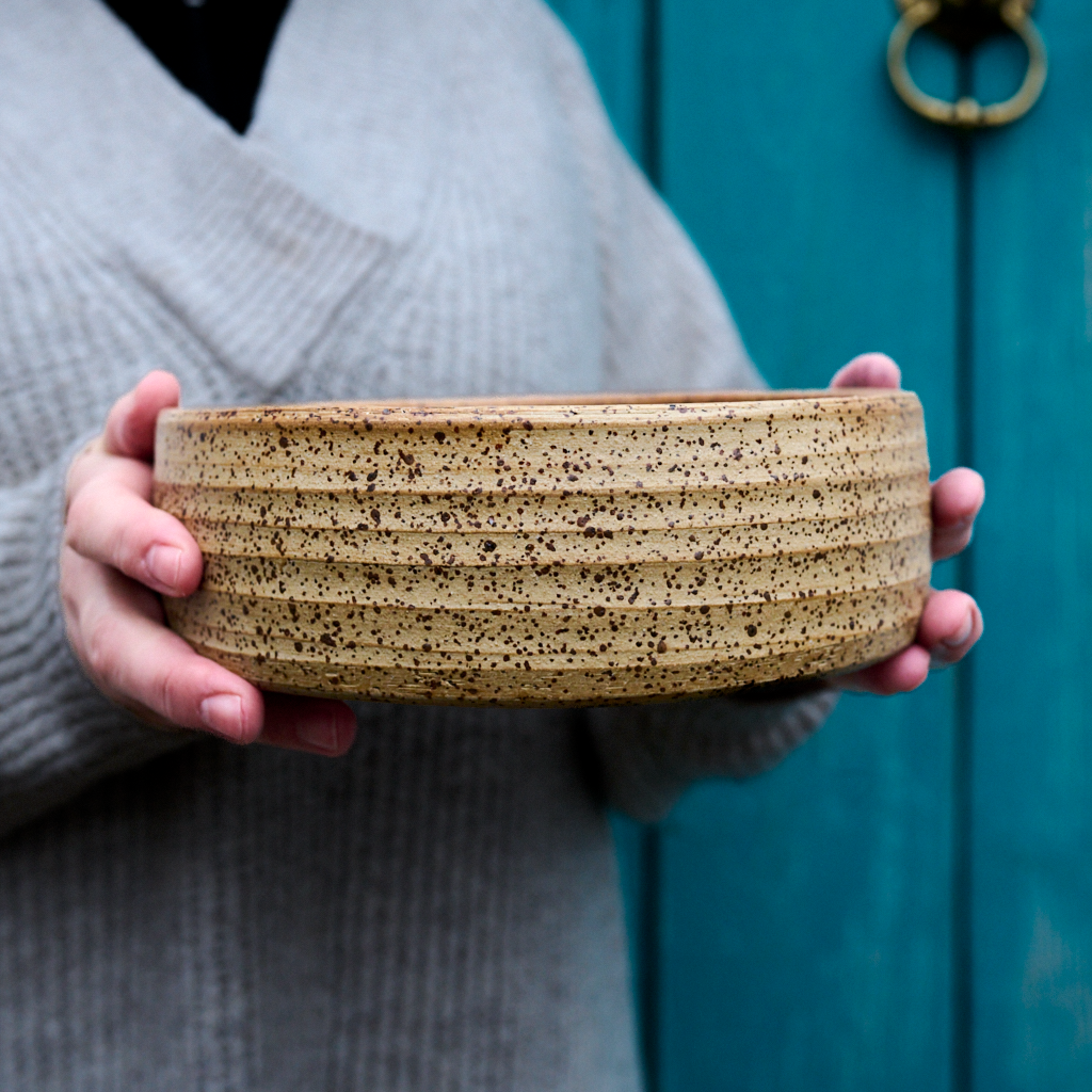 Ceramic bowl with red glaze – approx. 1.5 L