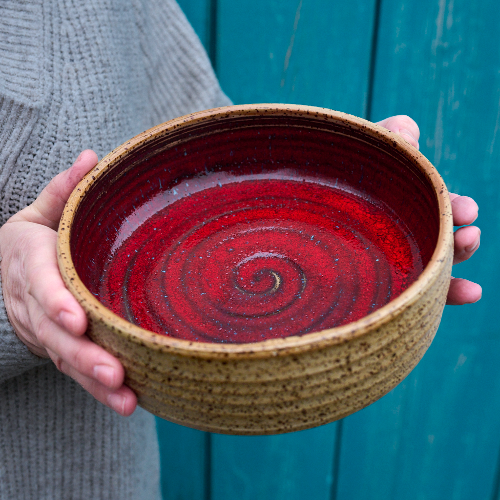 Ceramic bowl with red glaze – approx. 1.5 L