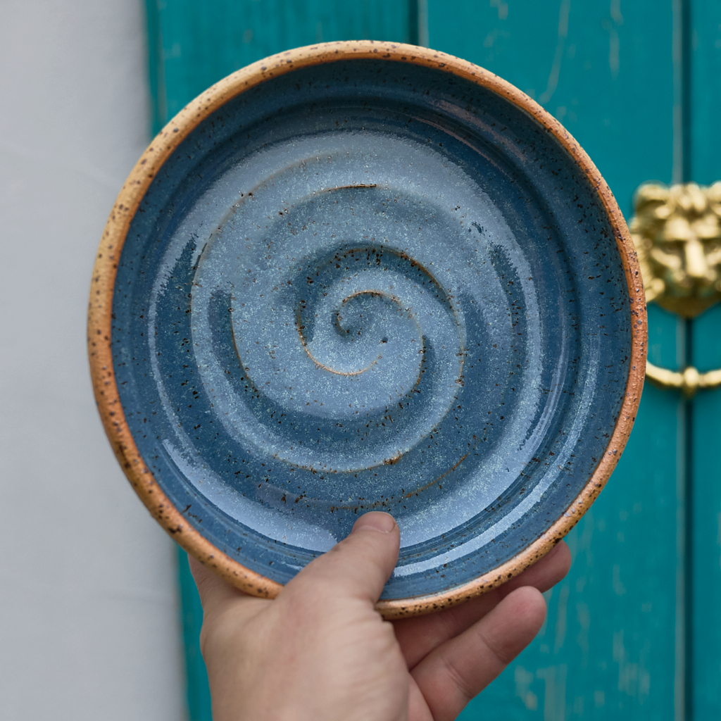 Ceramic bowl with mint glaze – 2 L