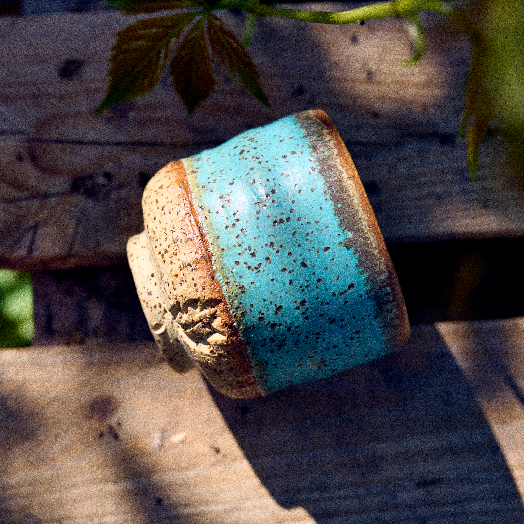 Czarka Ceramiczna "Turkusowy piegusek" – Kamionka ok. 200 ml – toczona na kole garncarskim