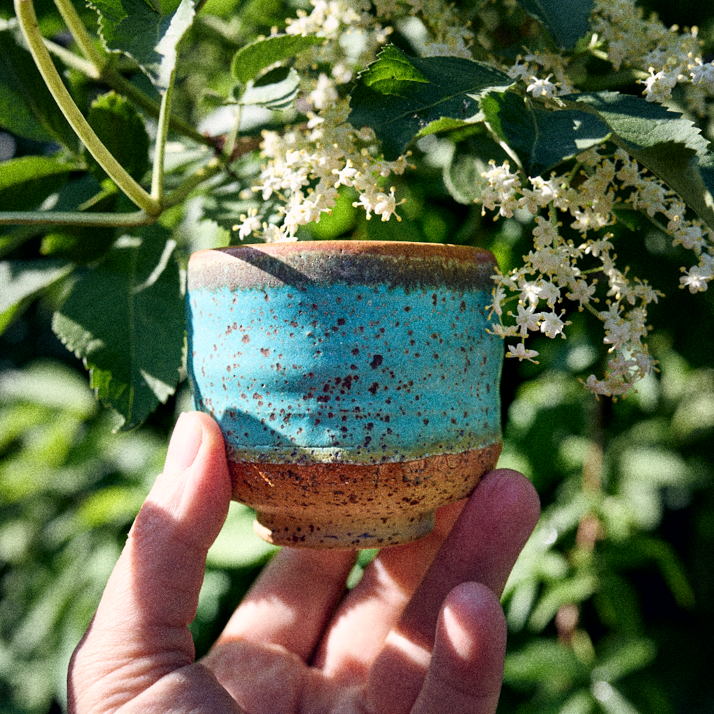 Czarka Ceramiczna "Turkusowy piegusek" – Kamionka ok. 200 ml – toczona na kole garncarskim