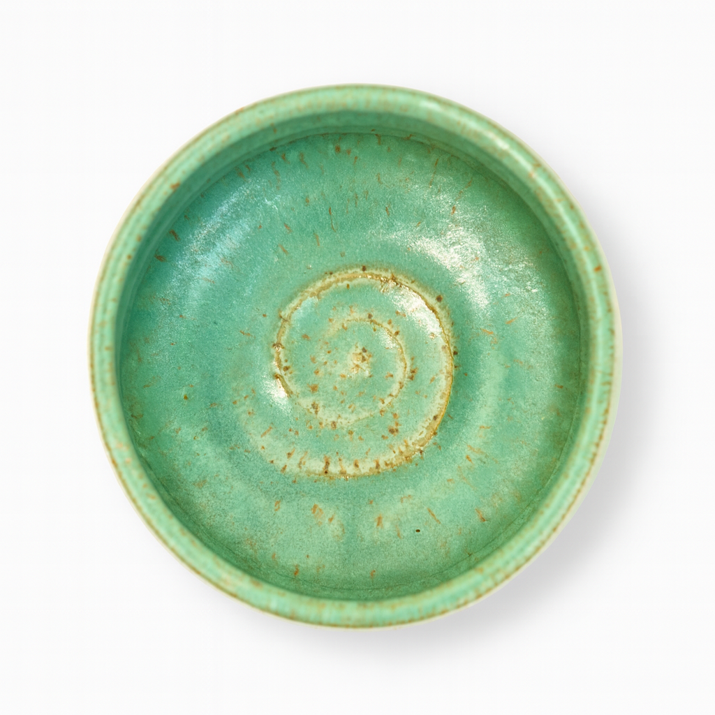 Czarka ceramiczna zielona 300 ml – toczona na kole garncarskim